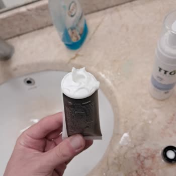 Yüz Kremi Kapağı Sürekli Bozuluyor Hijyen Ve Kullanım Sorunu Yaşıyorum