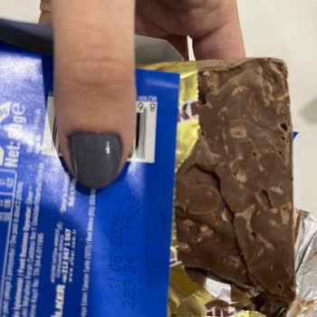 Aldığım Çikolatanın Ambalajı Şişmiş Ve Rengi Değişmiş Şekilde Çıktı, İade İstiyorum