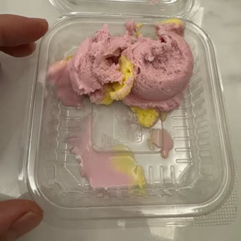 Tatlı Kafe (Konya) Hem Künefenin Hem De Katmerin Tadı Son Derece Kötüydü