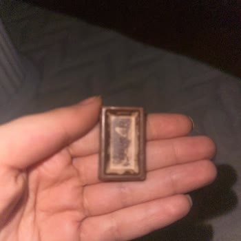 Son Kullanma Tarihi Geçmemiş Çikolatada Renk Değişikliği Ve Kırılganlık