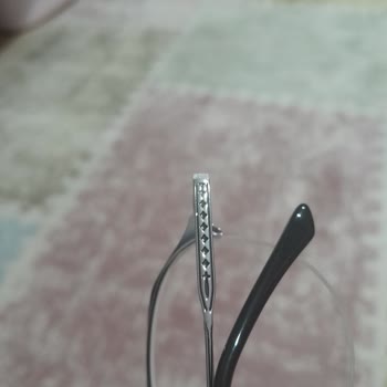 Gözlük Çerçevesindeki Sembol İnancıma Aykırı Ve Rahatsız Edici