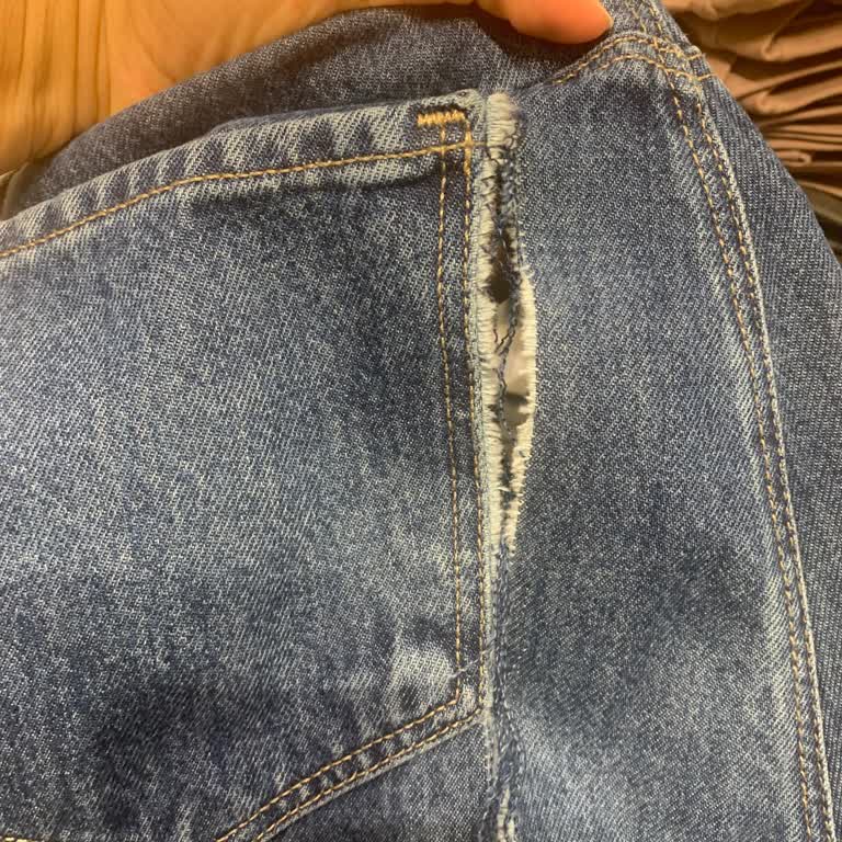 Bir Günlük Pantolon Yırtıldı, Mavi Sorumluluk Almıyor!