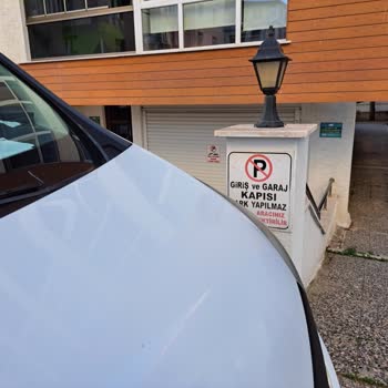 Aras Kargo Aracının Uygunsuz Park Sorunu Ve İletişim Sıkıntısı