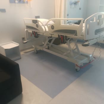 İzmir Şehir Hastanesi'nde Yatak Ve Tuvalet Sorunları, İlgisizlik