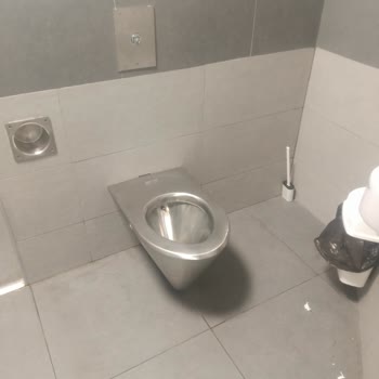 İzmir Şehir Hastanesi'nde Yatak Ve Tuvalet Sorunları, İlgisizlik