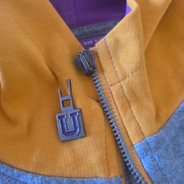 Uğur Okulları Okul Yeleğinin Fermuarı İkinci Kullanımda Koptu Çözüm Sunulmuyor