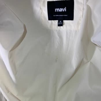 Aldığım Mont Hem Yırtık Çıktı Hem De İnceleme Sonrası Etiketten İz Oluştu