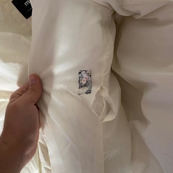 Aldığım Mont Hem Yırtık Çıktı Hem De İnceleme Sonrası Etiketten İz Oluştu