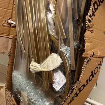 Kırık Camlı Kitaplık Teslimatı Sonrası İade Sürecinde Mağduriyet Yaşadım