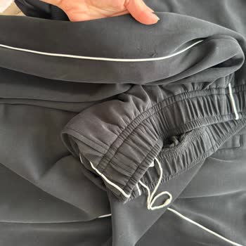 Üç Kez Giyilen Eşofman Takımı Kısa Sürede Deforme Oldu