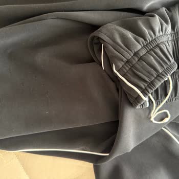 Üç Kez Giyilen Eşofman Takımı Kısa Sürede Deforme Oldu