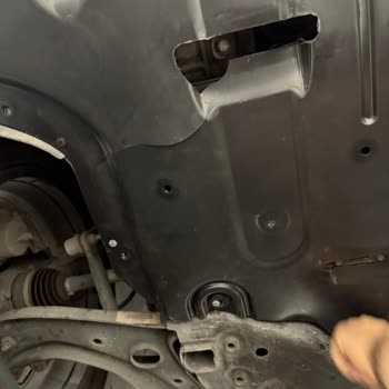 Kırık Gelen Motor Alt Koruması Ve Satıcıdan Cevap Alamama