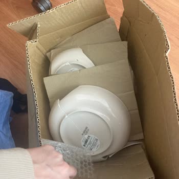 Kırık Teslim Edilen Tabaklar Ve Müşteri Hizmetlerinden Dönüş Alamama