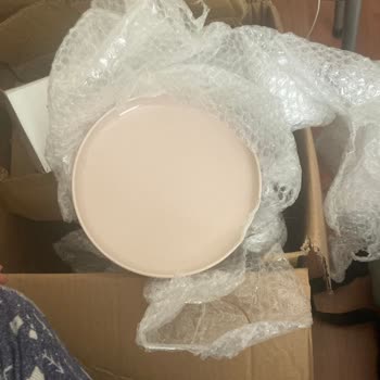 Kırık Teslim Edilen Tabaklar Ve Müşteri Hizmetlerinden Dönüş Alamama