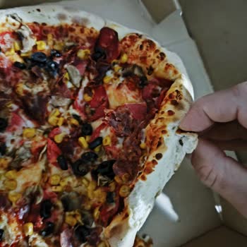 Domino's Pizza Siparişimde Eksik Ve Hatalı Ürün Teslimatı