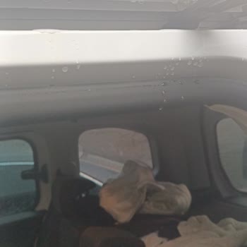 Sıfır Opel Combo'nun Arka Kapılarından Sürekli Su Alması Mağduriyet Yaratıyor