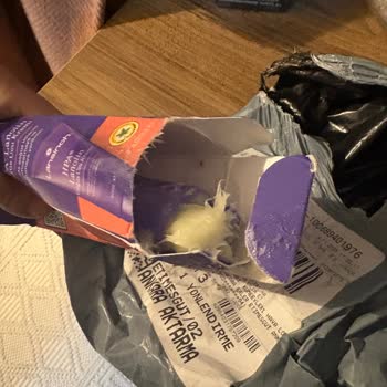 Hasarlı Ve Hijyensiz Ürün, Yetersiz Müşteri Hizmeti: Mağduriyetimin Giderilmesini Talep Ediyorum