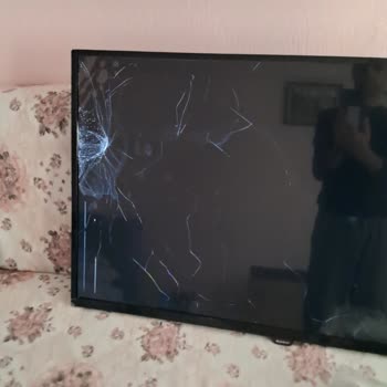 Kırık Gelen Televizyon İçin Değişim Veya İade Talebim Reddedildi