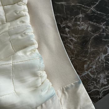 Zara Pantolonun Renk Vermesi Nedeniyle Kişisel Eşyalarım Ve Mobilyam Zarar Gördü, Mağaza İlgisiz Kaldı