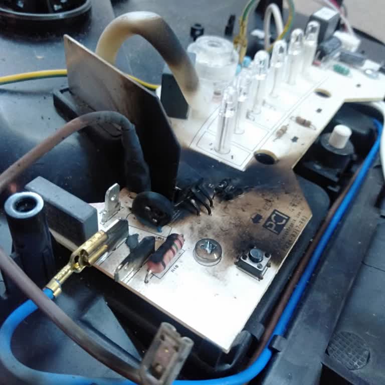 Garanti Kapsamındaki Süpürgemin Motor Arızası İçin Ücret Talep Edildi