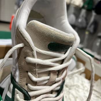 Kısa Sürede Renk Atan Ayakkabıya Kullanıcı Hatası Denmesi Şaşkınlık Yarattı