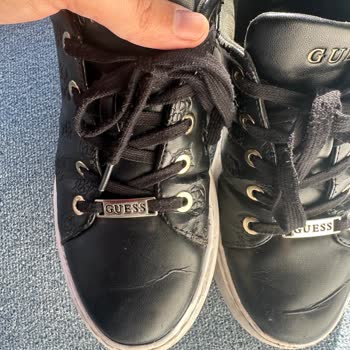 Guess Sneaker'da Kısa Sürede Deri Soyulması Ve Müşteri Hizmetlerine Ulaşılamıyor