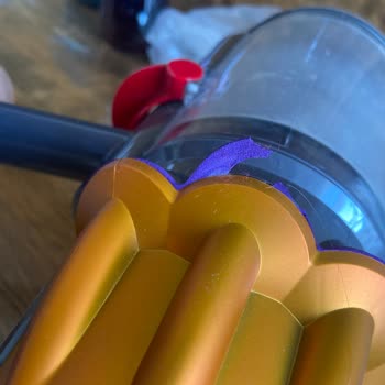 Dyson V12'de Tekrarlayan Filtre Ve Conta Sorunları Memnuniyetsizlik Yaratıyor