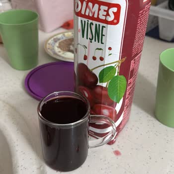 Dimes Vişne Suyunda Anormal Madde Ve İlgisiz Müşteri Hizmeti