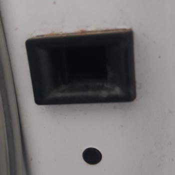 Hotpoint Ariston Washer Door Latch Broken — Service Quotes Between $35–$59, No Transparency