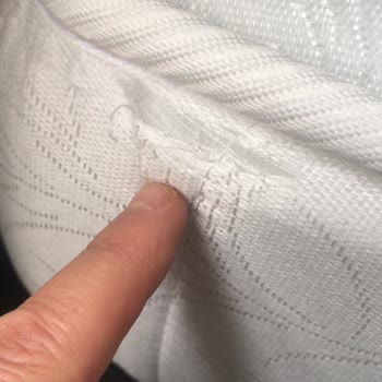 Teslimatta Hasarlı Yatak Ve Baza, Mağduriyetim Giderilmiyor