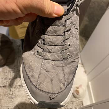 Skechers Ayakkabıda Dikiş Açılması Ve Renk Atması Sorununa Çözüm Bulunmuyor