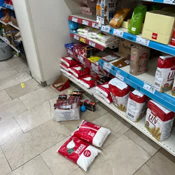 Dağınık Mağaza Ve Yetersiz Personel Nedeniyle Alışveriş Yapamadım