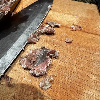 Dana Kavurmada Alüminyum Parçası Ve Torku'nun İlgisizliği