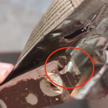 Kahve Dünyası Nello Çikolata İçinden Plastik Parça Çıkması Ve Ciddi Gıda Güvenliği İhlali