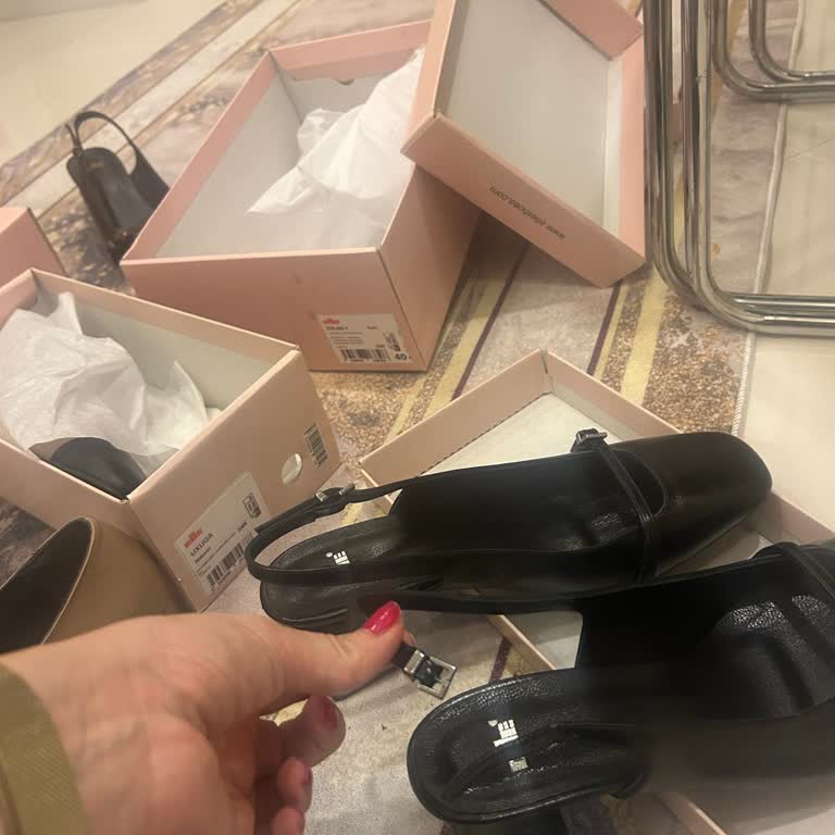 Elle Shoes Siparişimde Yırtık Ve Kullanılmış Ayakkabılar Gönderildi