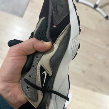 Temizlik Sonrası Ayakkabımda Oluşan Yırtık Ve Çözüm Eksikliği