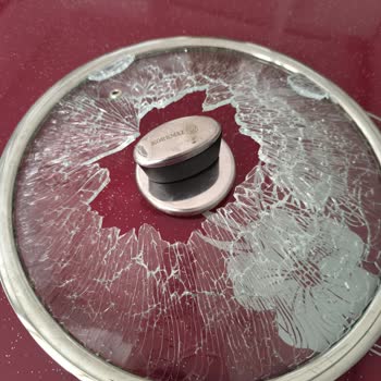 Korkmaz Granit Tencere Kapağı Aniden Patladı, Yaralanma Yaşadım