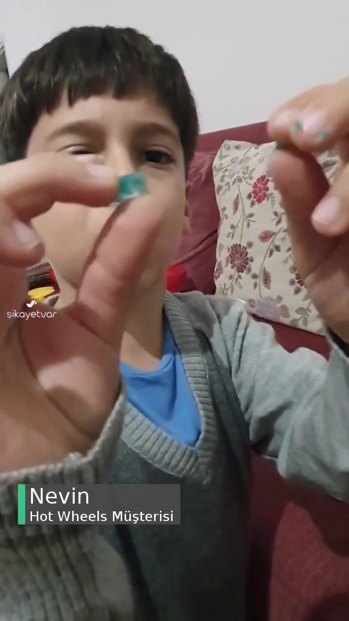 Hot Wheels Lisanslı Sürprizden Cam Çıktı videonun kapak resmi