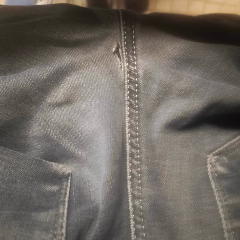 Mavi Pantolonlarda Kısa Sürede Yırtılma Ve Garanti Kapsamında Değişim Sorunu