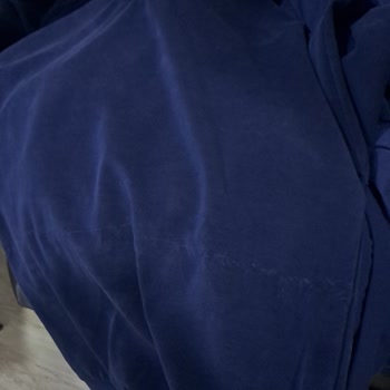 Mavi Sweatshirtte Renk Solması Ve Lekelenme Sorunu