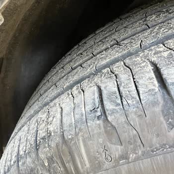 Continental Sıfır Aldığım Ford Kuga Lastiklerinde Kopma ve Kayma Sorunu Çözülmüyor