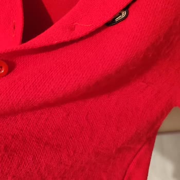 Kusurlu Hırka İçin Satıcıdan Şaşırtan Çözüm Önerisiyle Mağduriyet