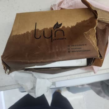 Açık Kapaklı Tonik Kargoda Döküldü, Müşteri Hizmetlerine Ulaşamıyorum