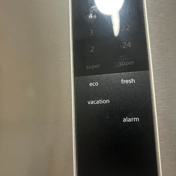 Garanti Kapsamında Olmasına Rağmen Paslanan Buzdolabı Ve Yetersiz Servis Hizmeti
