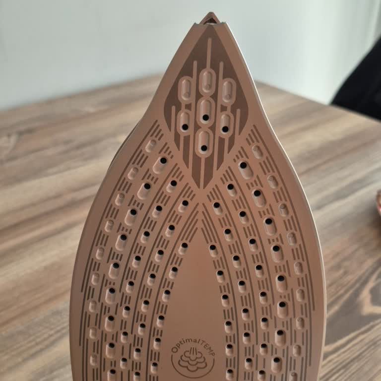 Philips Azur 8000 Ütü Tabanı Kısa Mesafeden Düşmede Kırıldı, Garanti Desteği İstiyorum