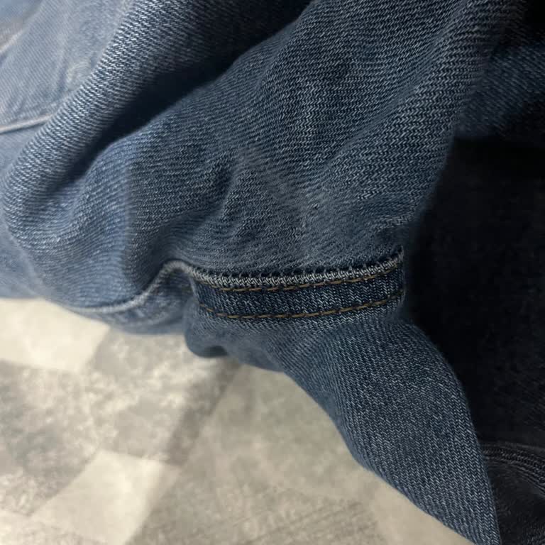 Mavi Kot Pantolonun Kısa Sürede İncelip Yırtılması Mağduriyet Yarattı