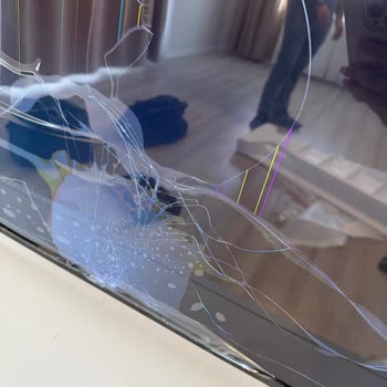 Kırık Gelen Televizyonun Değişimi İçin Haftalardır Çözüm Sunulmuyor