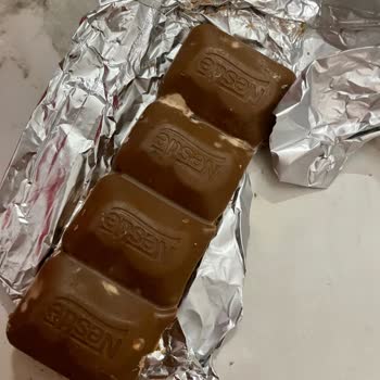 Nestle Damak Çikolatada Beyaz Lekeler Ve Müşteri Hizmetlerinden Yanıt Alamadım