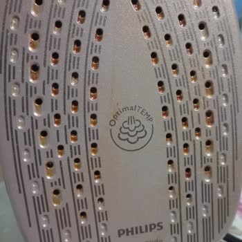 Philips Azur 8000 Ütüden Siyah Sıvı Akıyor, Garanti Kapsamında Çözüm Talebi