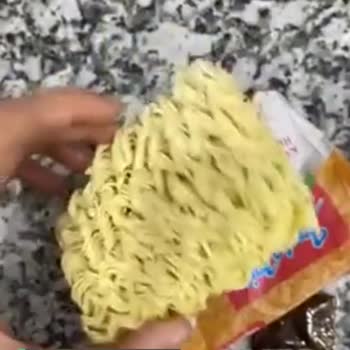 İndomie Noodle Paketinde Sos Yok!